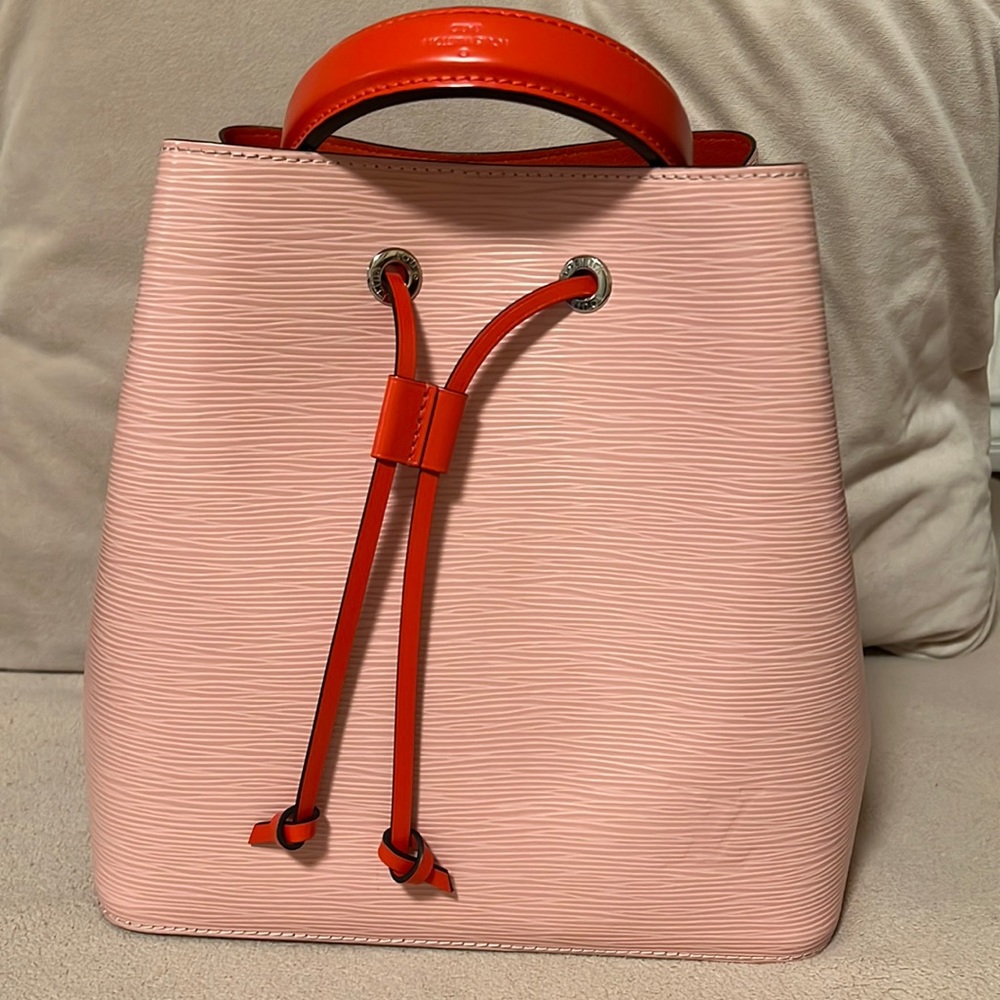 *reserved for Simran Gill* LV NOENEO MM EPI LEATHER.